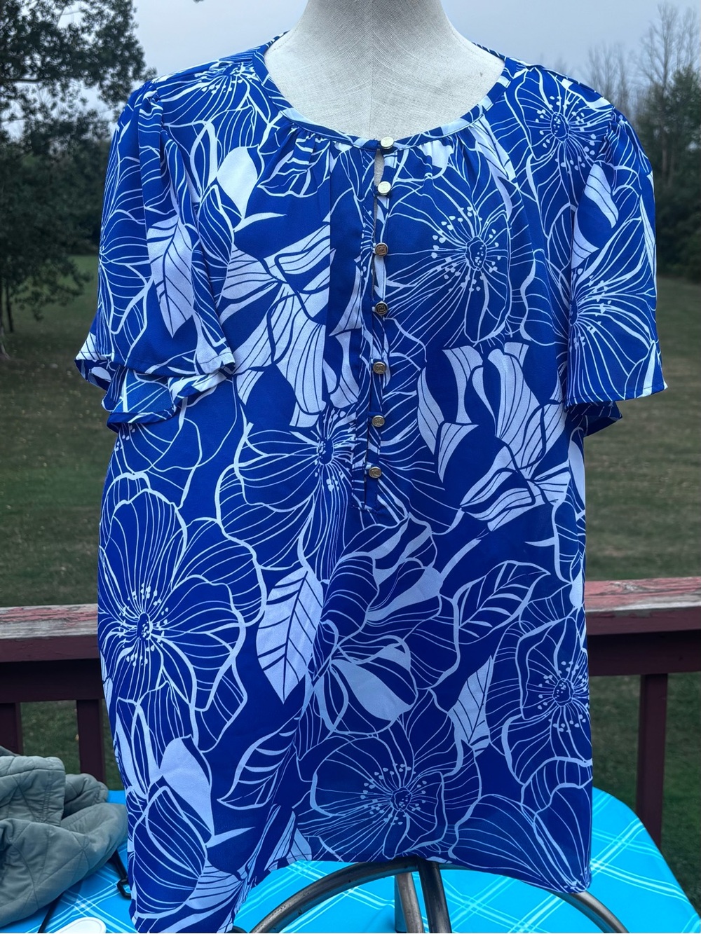 Blue Floral Short-Sleeve Women's Top